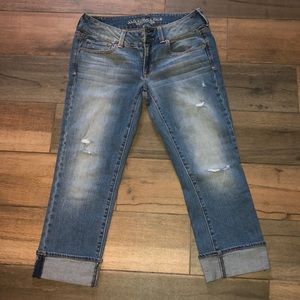 American Eagle size 6 capris